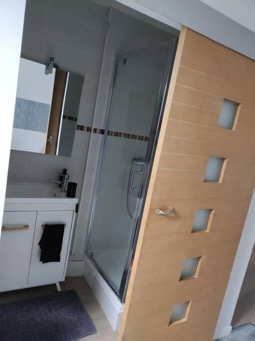 Appartement Smart House Airport Cdg, Asterix à Louvres Extérieur photo