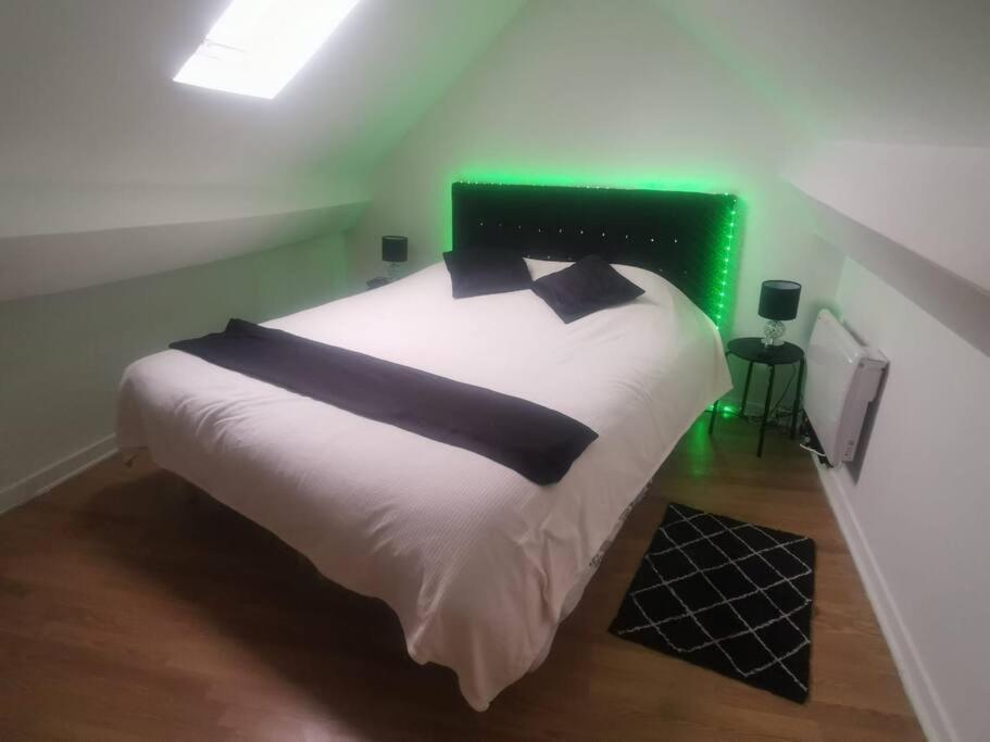 Appartement Smart House Airport Cdg, Asterix à Louvres Extérieur photo
